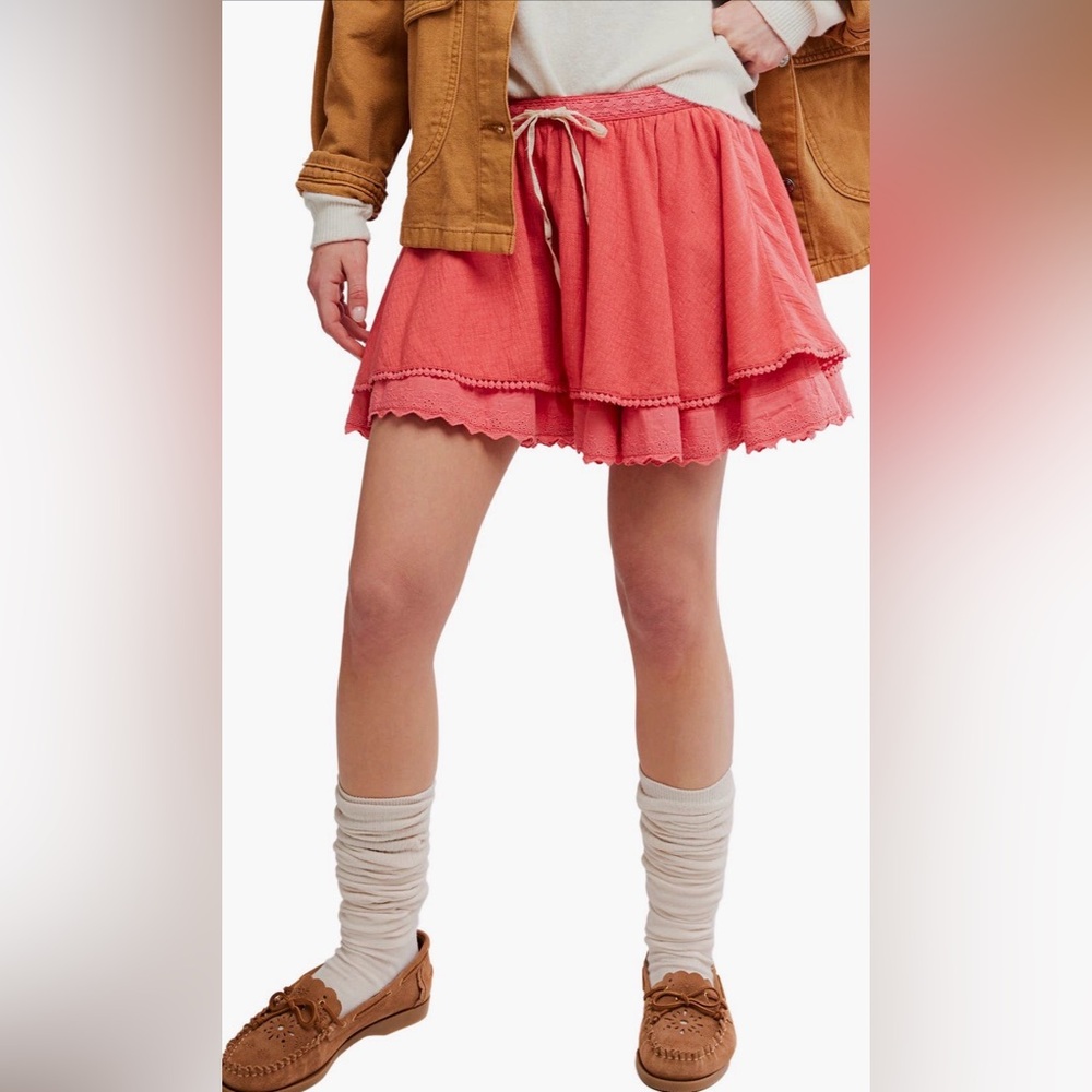 Tulip Layered Miniskirt NWOT coral